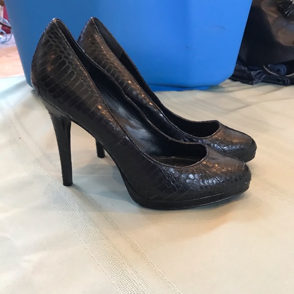 Ralph Lauren black leather snakeskin pumps - Picture 2 of 8